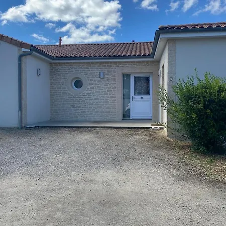 Le Cocon : Calme Et Moderne à 15 Min Futuroscope Cisse