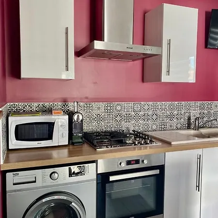 Appartement Le Cocon : Calme Et Moderne à 15 Min Futuroscope