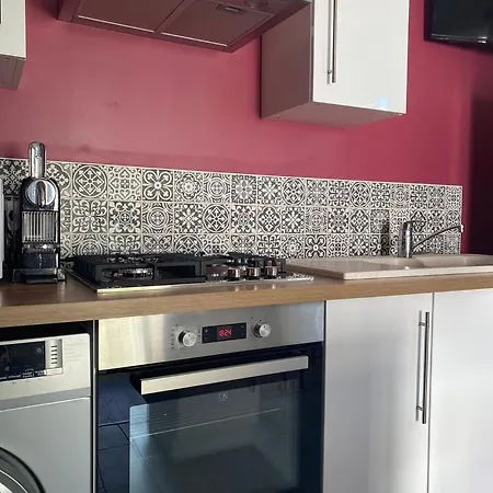 Apartment Le Cocon : Calme Et Moderne A 15 Min Futuroscope