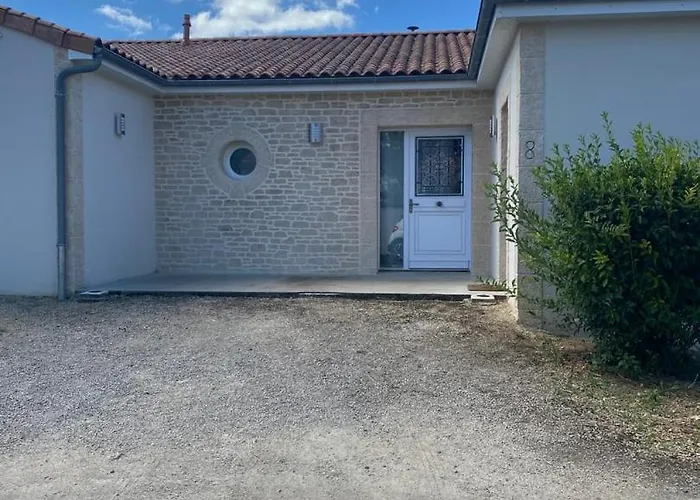 Le Cocon : Calme Et Moderne A 15 Min Futuroscope Cisse